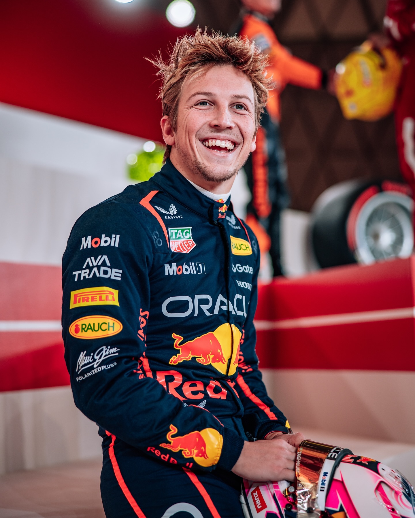 红牛车队力克哈斯车队,皮亚斯特里扛起全队 红牛车队力克哈斯车队,皮亚斯特里扛起全队