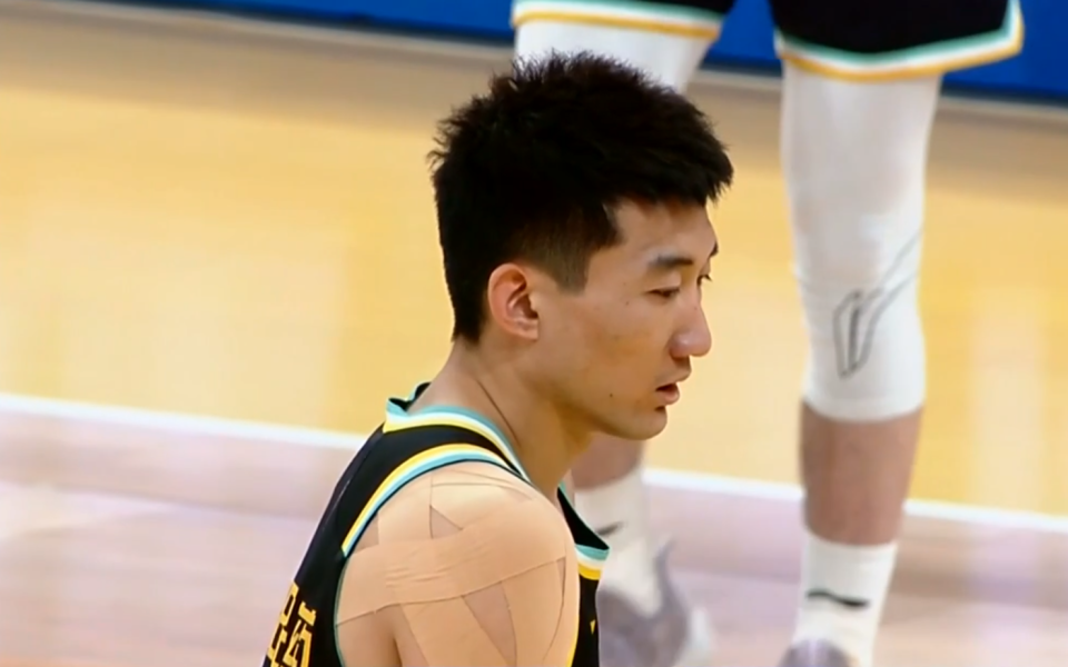 新疆队横扫天津队，孙铭徽点燃赛场